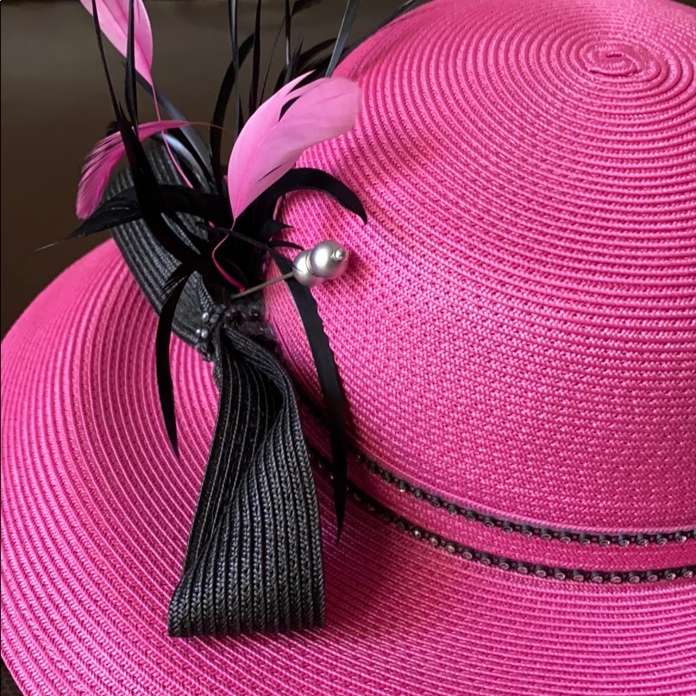 Pink Hat - Picture 5 of 6